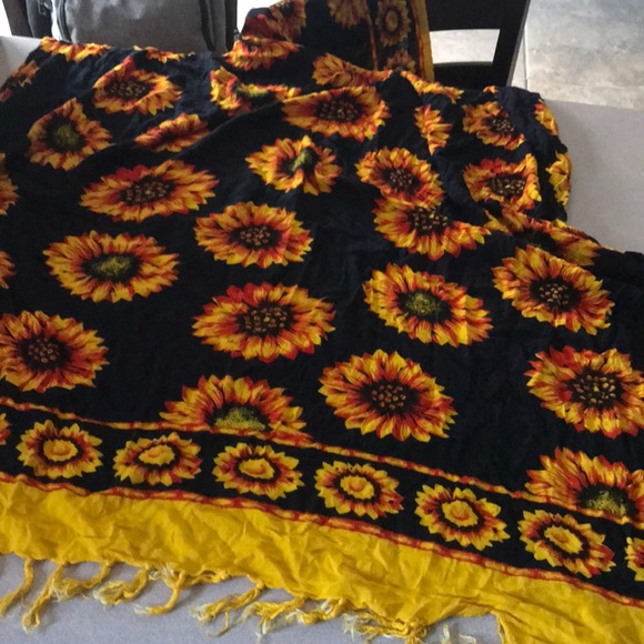 Accessories - Large shall, beach blanket or scarf
